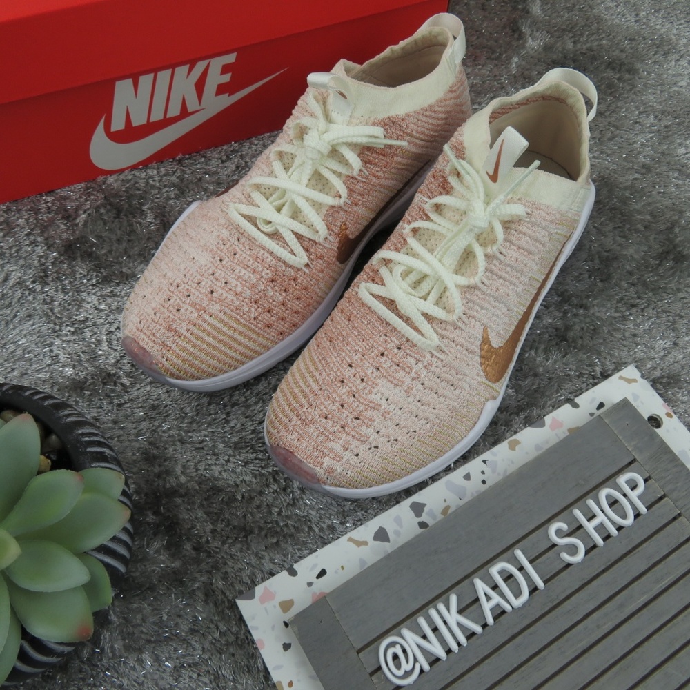 Nike Air Zoom Fearless Sneakers - Picture 3 of 5